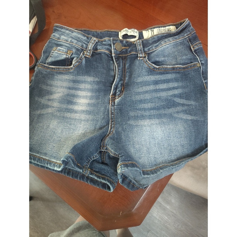 Indigo Rein Womensβ Medium Wash Denim Jean Shorts Size 11 Distressed Whiskered